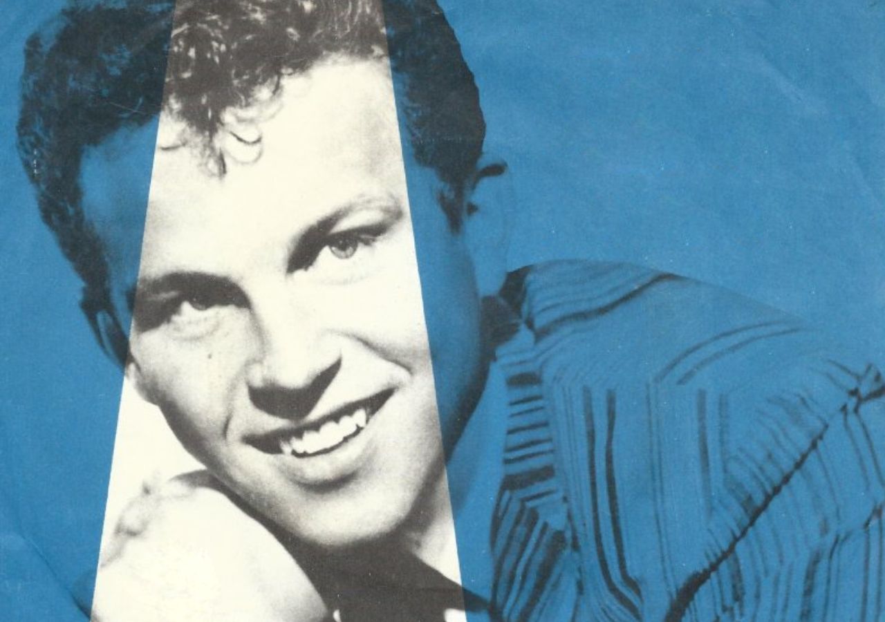 Bobby Vinton – Blue Velvet