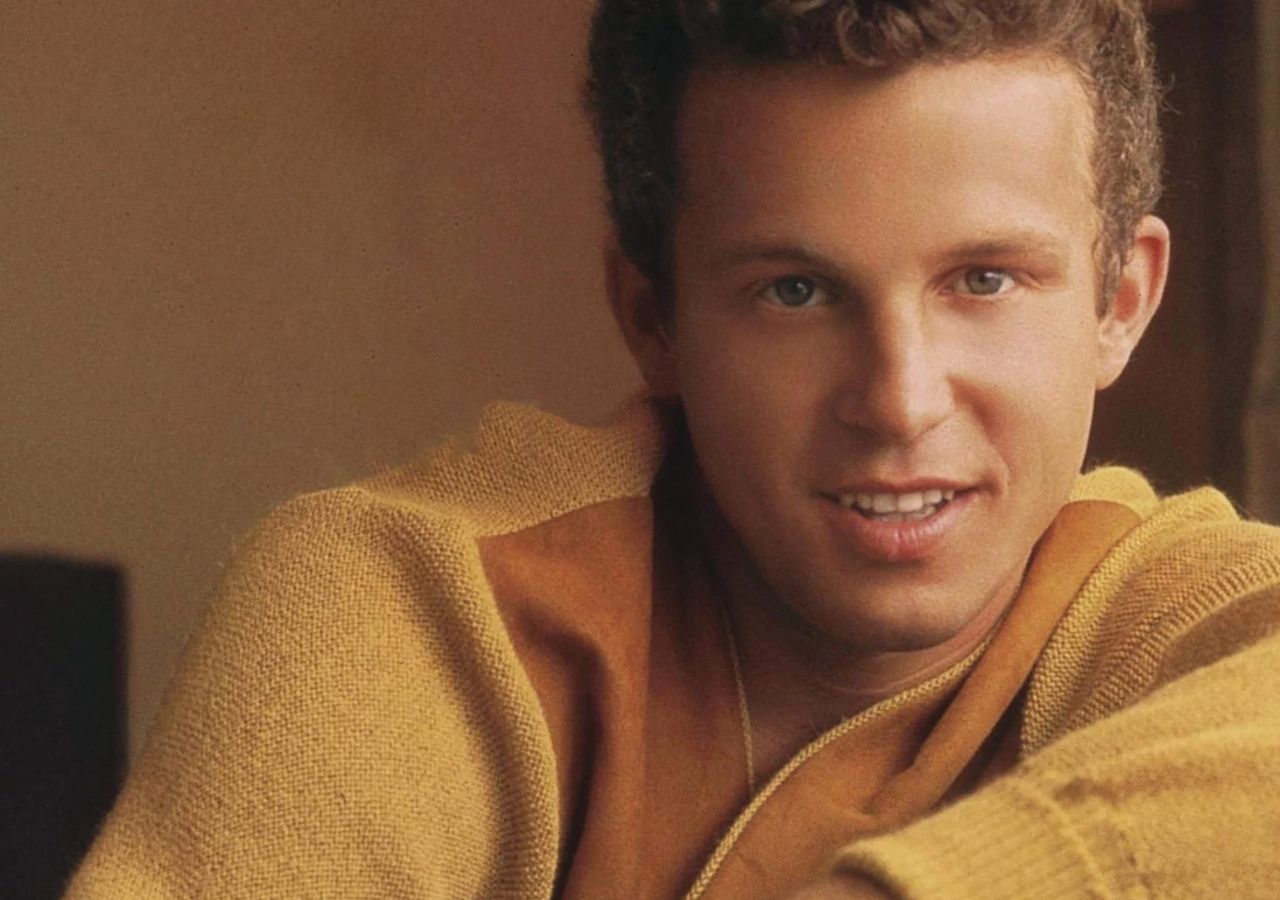 Bobby Vinton – Roses Are Red (My Love)