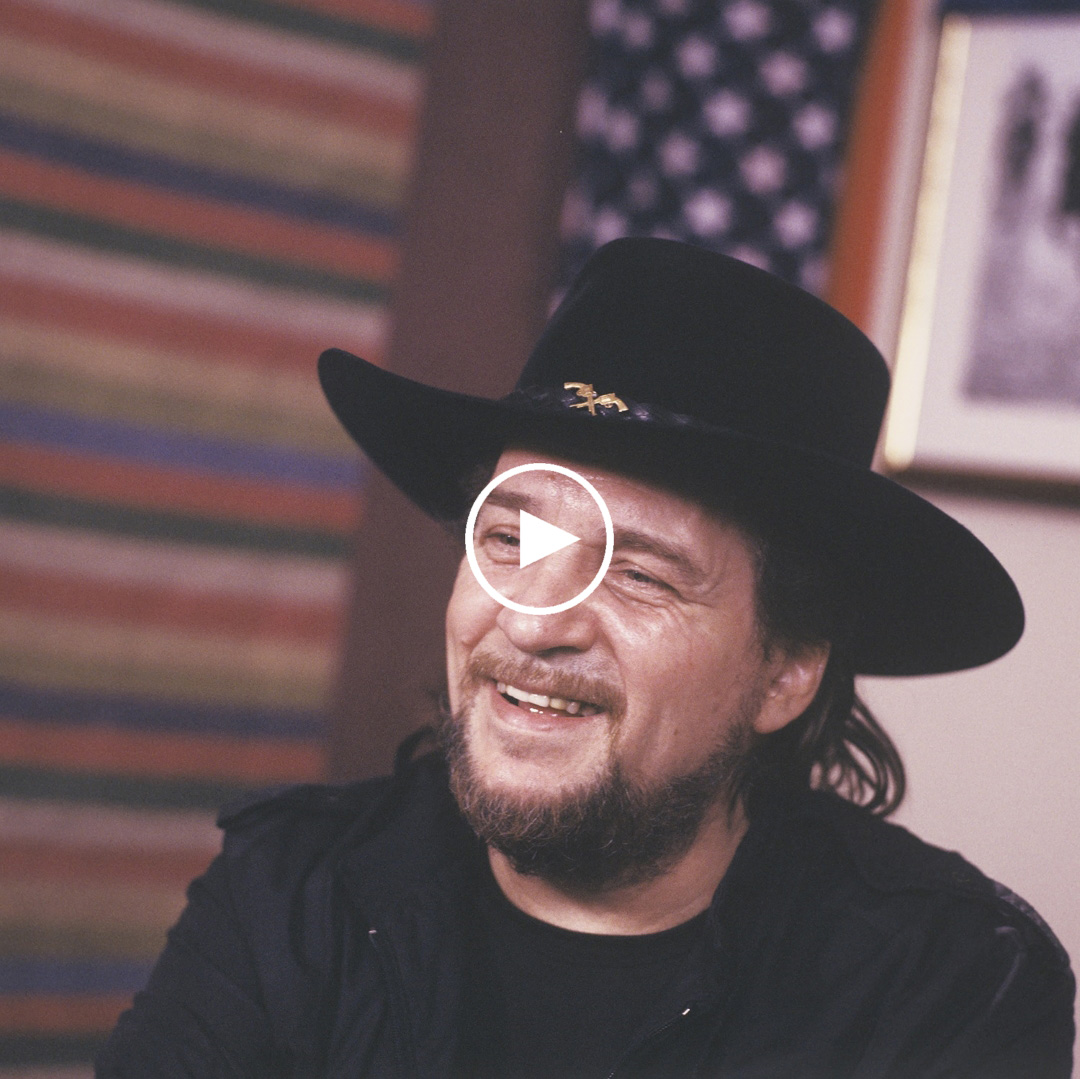 Waylon Jennings – Dreaming My Dreams with You